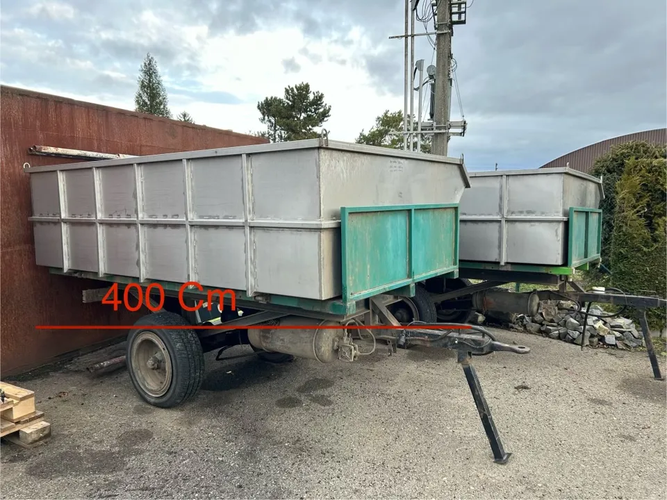 Výklopné vlečky s nerezovou vanou + nerezovou vanou menší, podvozek+2 ks