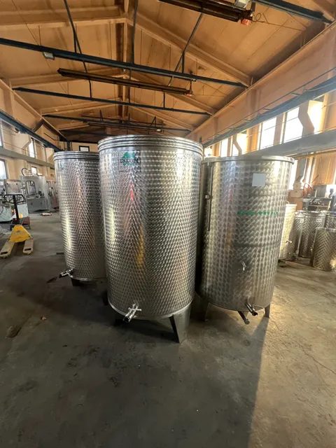 Nerezové nádrže s plovoucím víkem 1 000 l