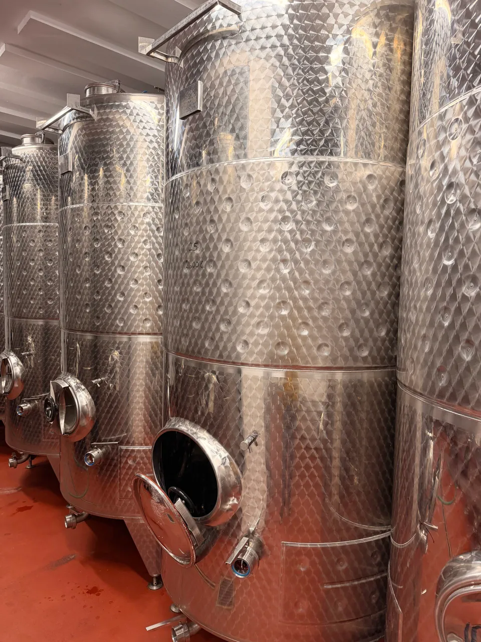 Nerezová nádrž Unicom uzavřená 2 600 l s chlazením