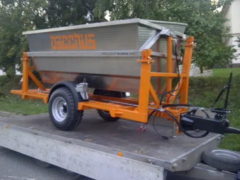 Vlečka na hrozny Bacchus 3 000 l nová