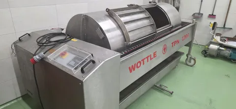Pneumatický uzavřený lis Wottle TPN 1200
