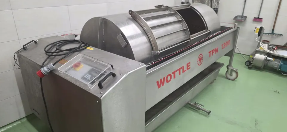 Pneumatický uzavřený lis Wottle TPN 1200