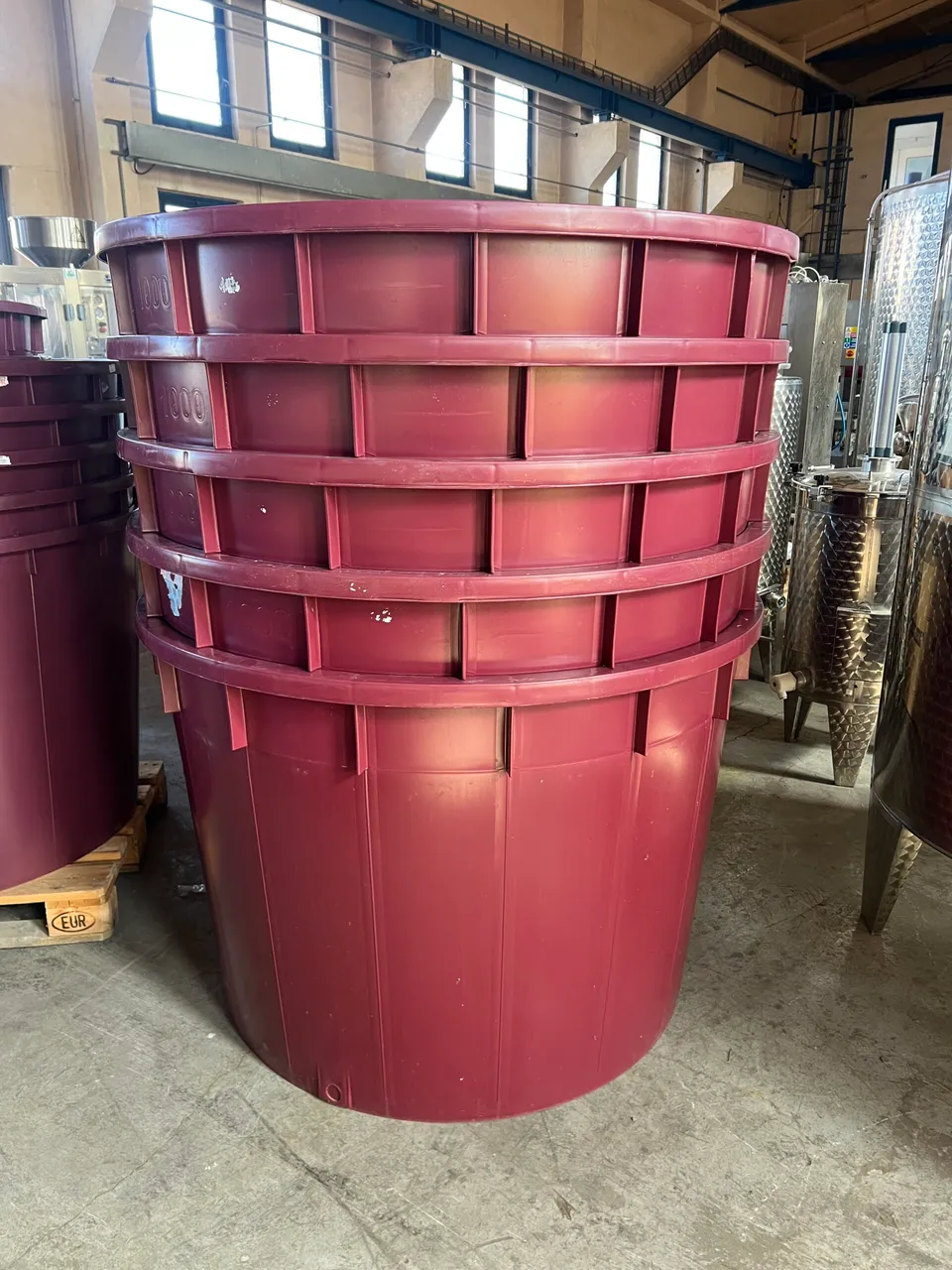 Plastová káď vinařská 110 l - 1 500 l