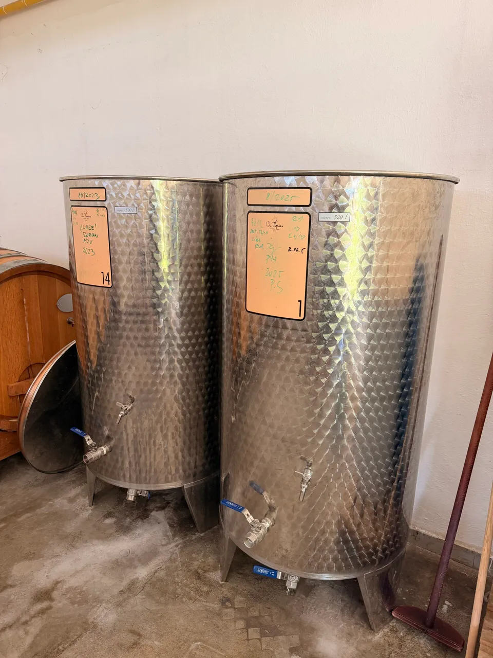 Nerezové nádrže s plovoucím víkem 600 l