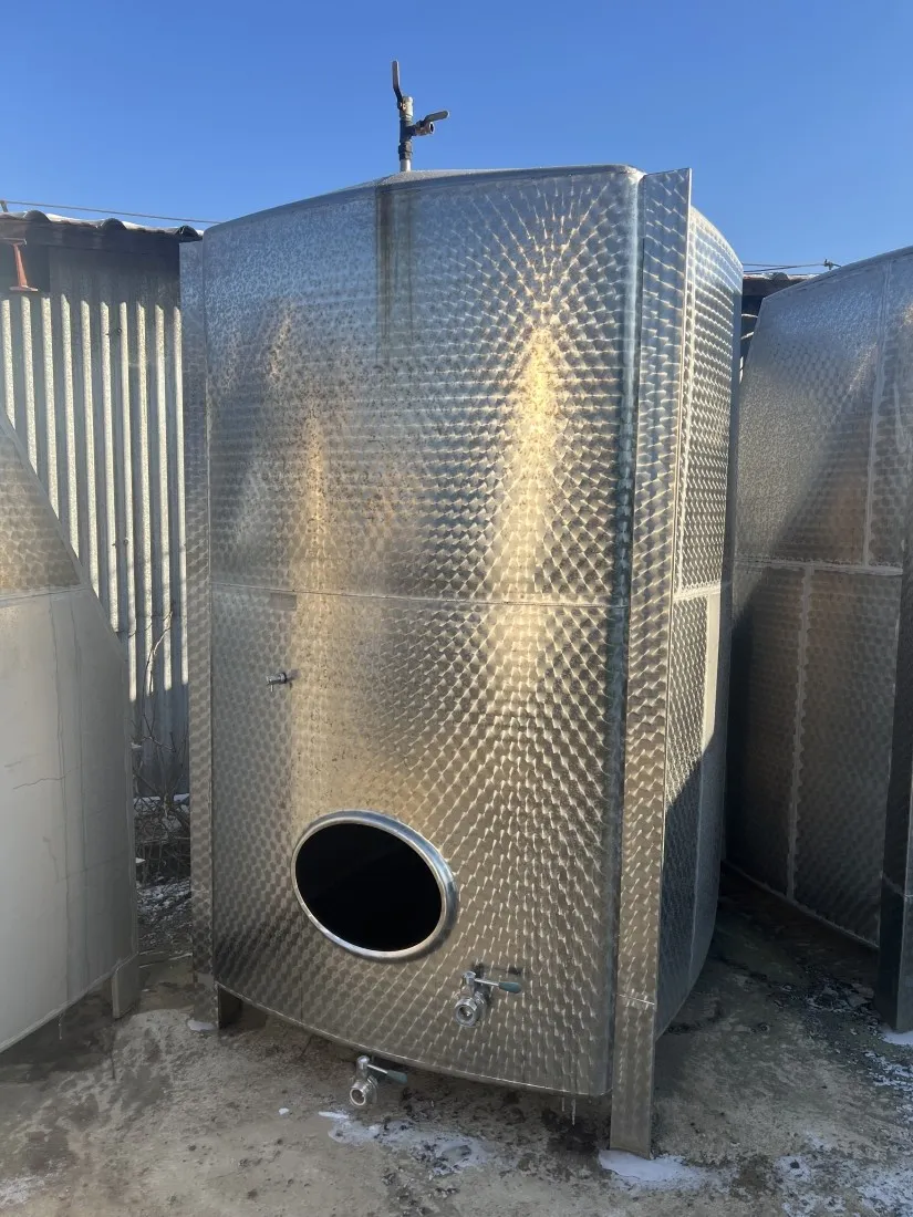 Nerezová nádrž do klenby 5 000 l