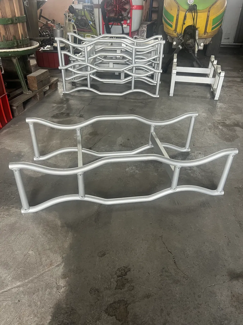 Stojany hliníkové designové na sudy